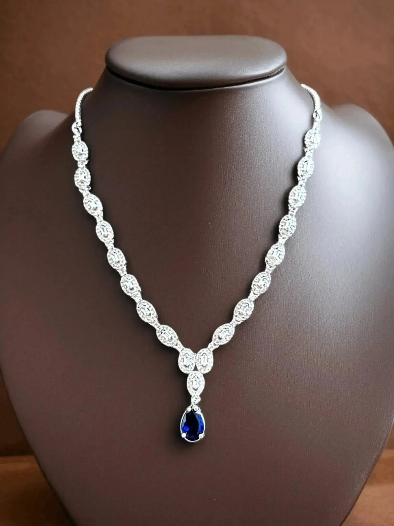 Blue Enigma Necklace Set.