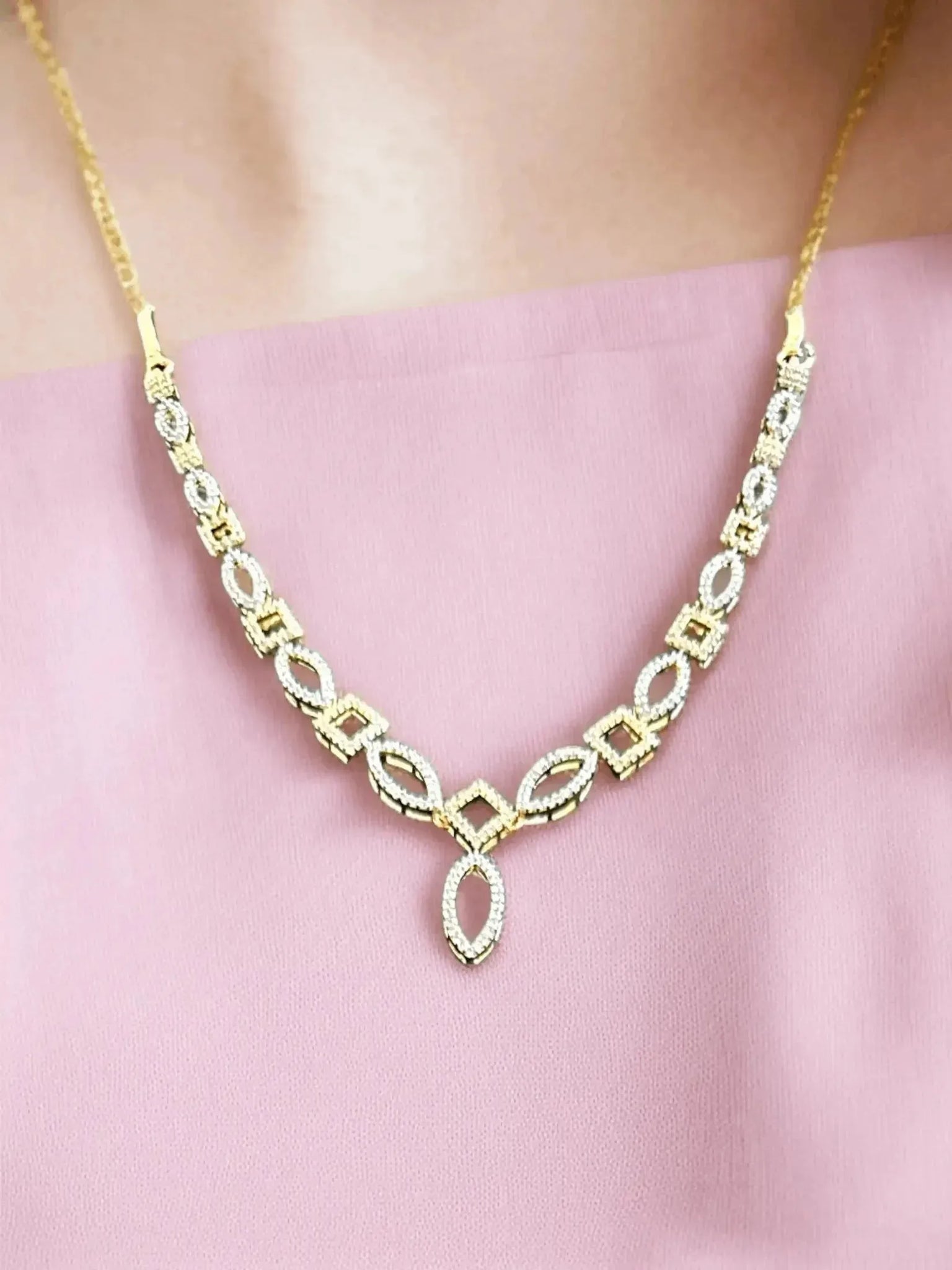 Blue Enigma Necklace Set.