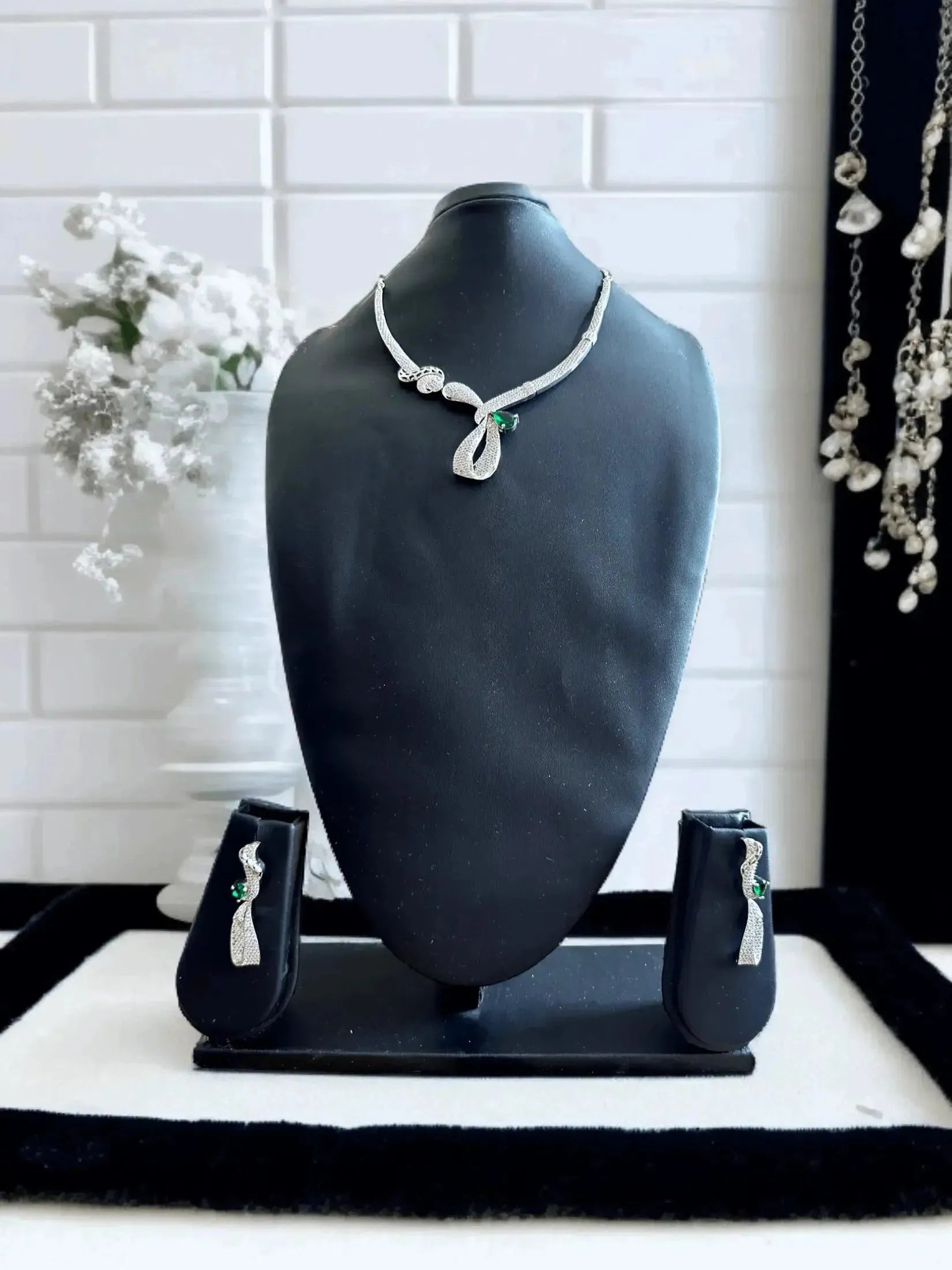 Blue Enigma Necklace Set.