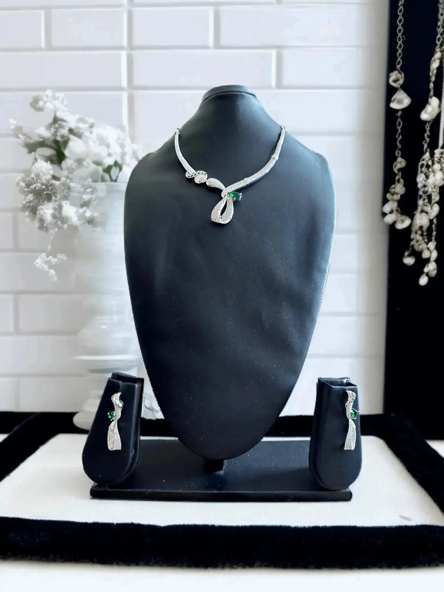 Blue Enigma Necklace Set.