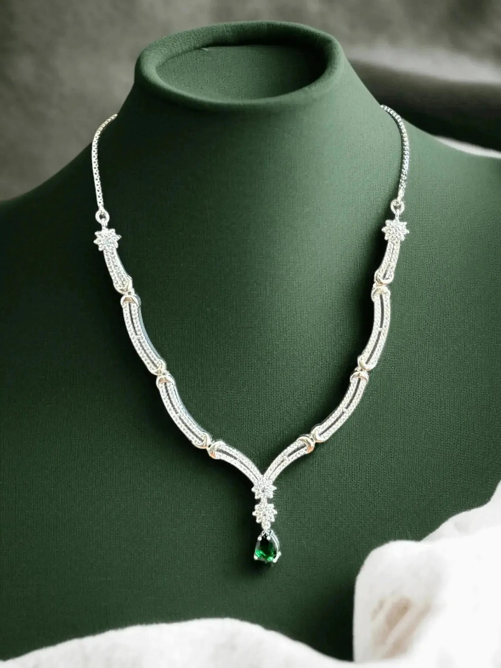 Blue Enigma Necklace Set.