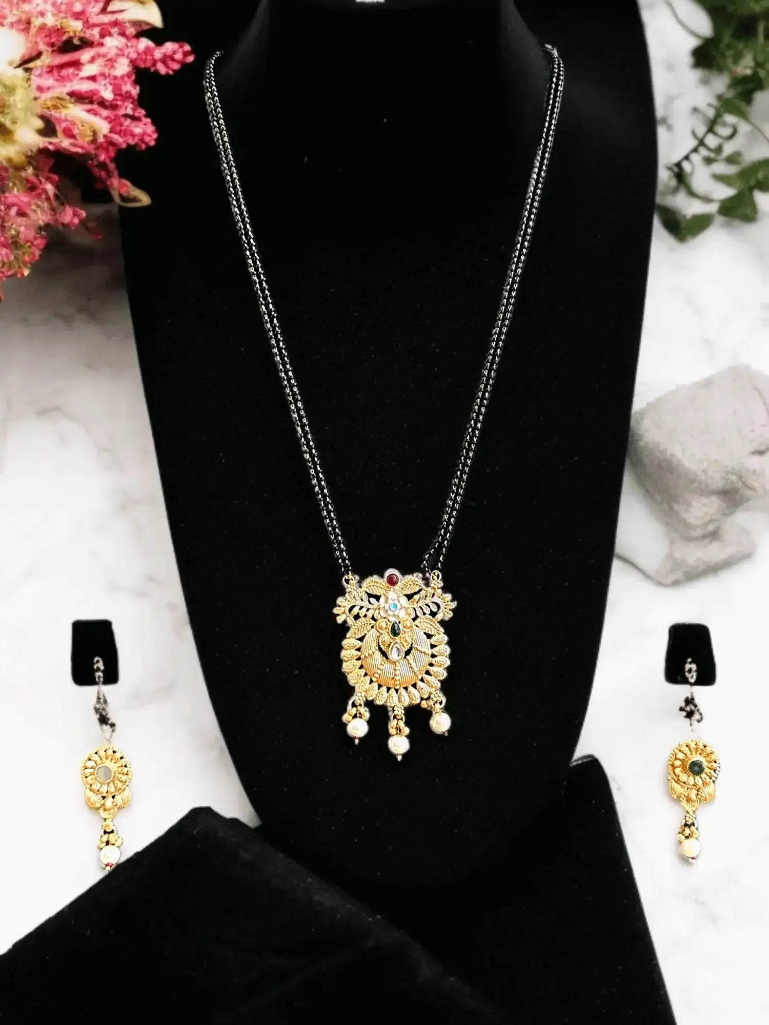 Blue Enigma Necklace Set.
