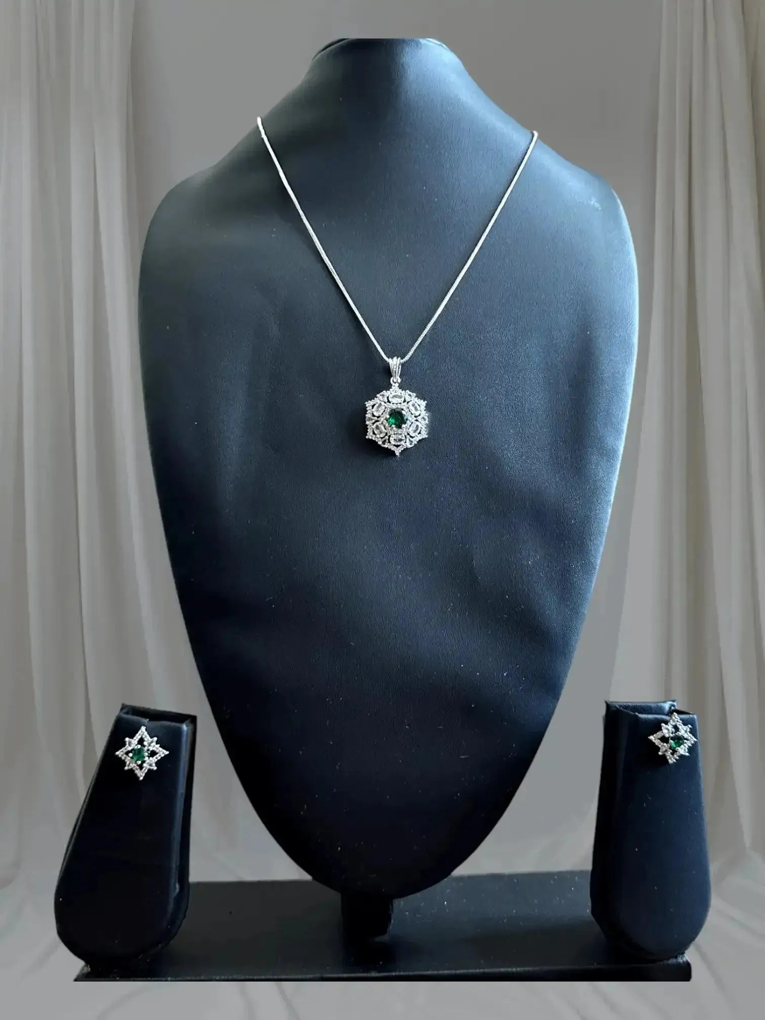 Blue Enigma Necklace Set.