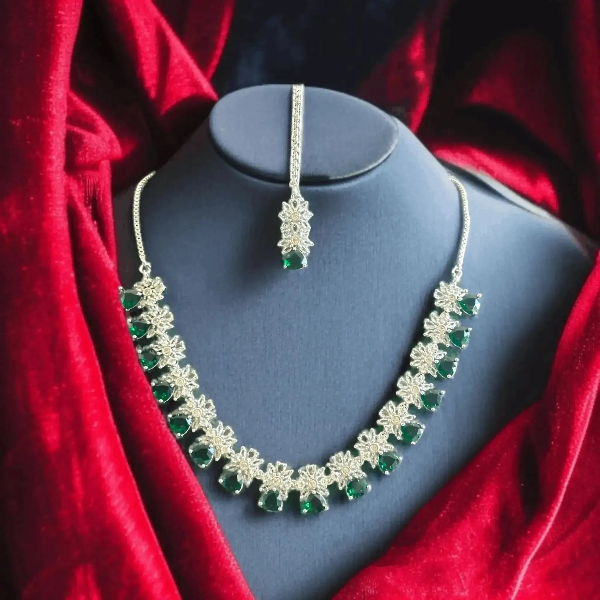Blue Enigma Necklace Set.